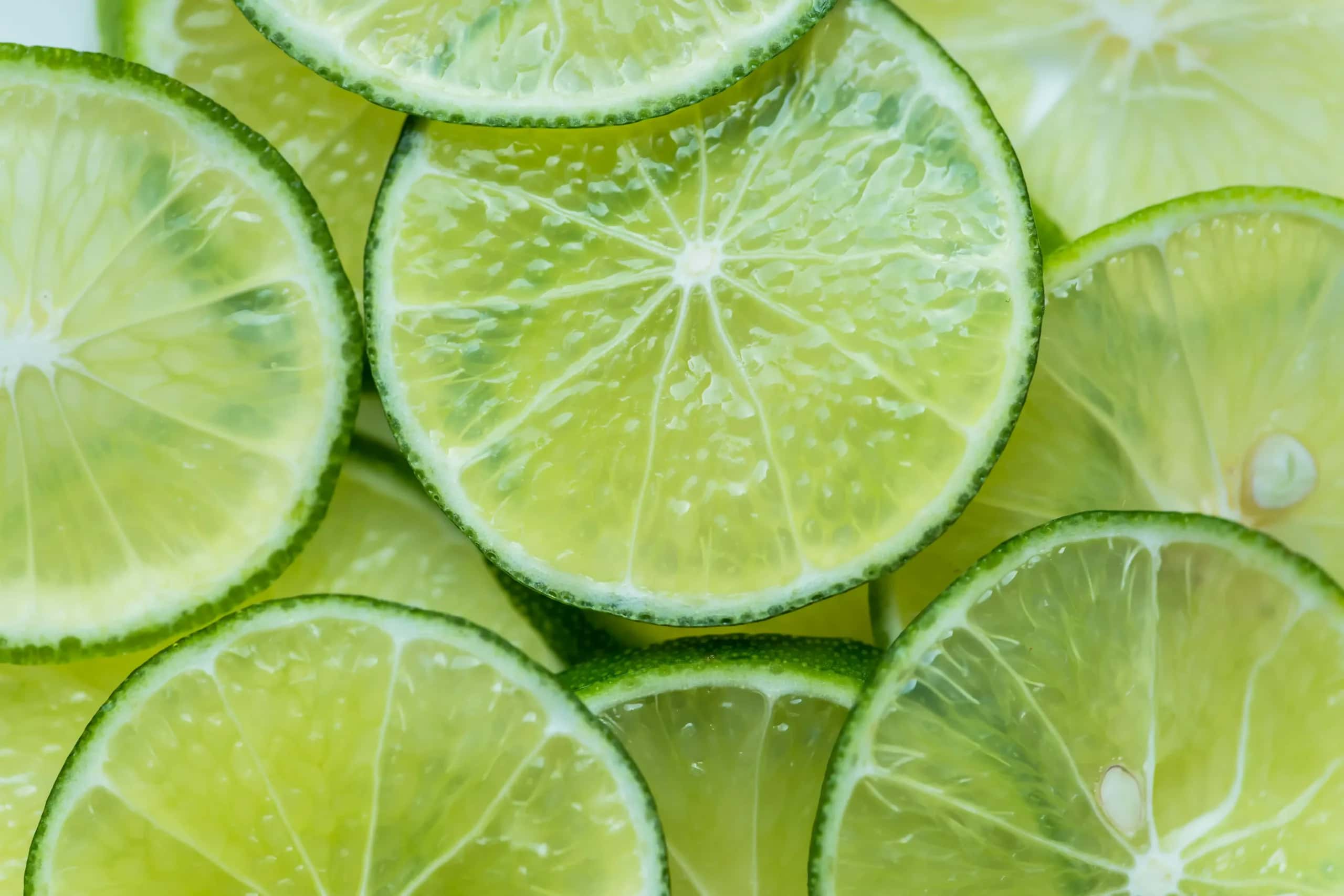 Tranches de citron vert, pour les consultations diététiques et nutritionnelles à Roanne